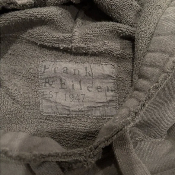 Frank & Eileen Charcoal Fleece Set - Picture 2 of 11